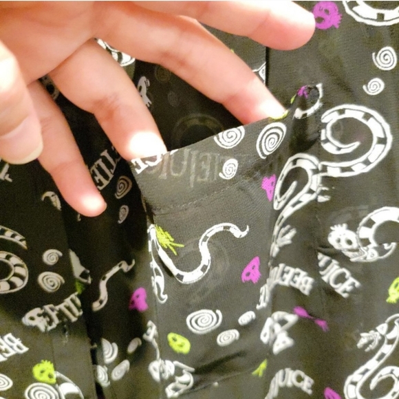 TORRID Beetlejuice Sandworm Button Down Tunic Shirt Size 3 - Picture 13 of 14